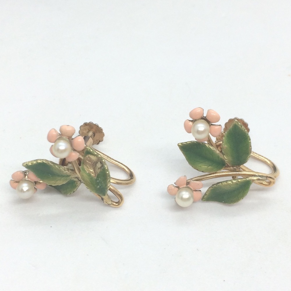 !!SOLD!! VINTAGE KREMENTZ DAUX PEARL PAINTED FLOWER SCREWBACK EARRINGS - Picture 4 of 15